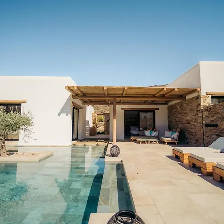 Hide Out Villa *