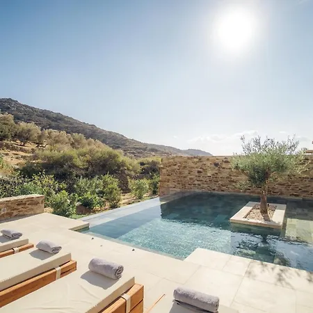 Hide Out Villa *