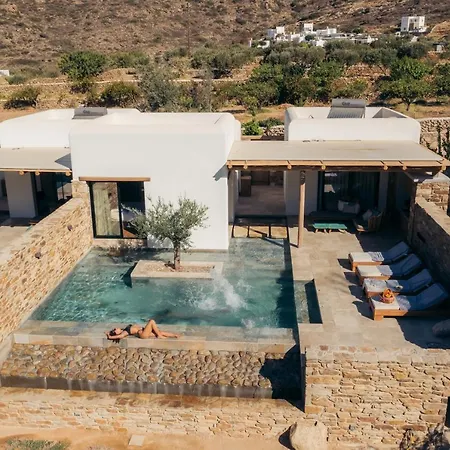 Hide Out Villa *